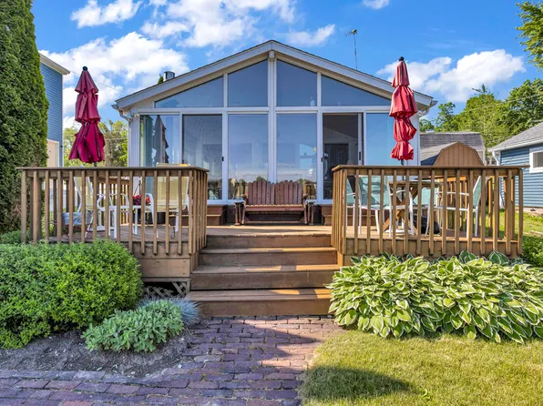 421 Wolf Lake Rd, Brooklyn, MI 49230