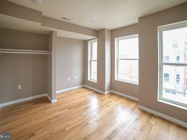 1806 N Willington St #2 — Photo 4