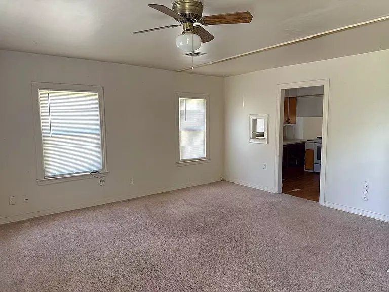 114 W Scott Ave — Photo 2