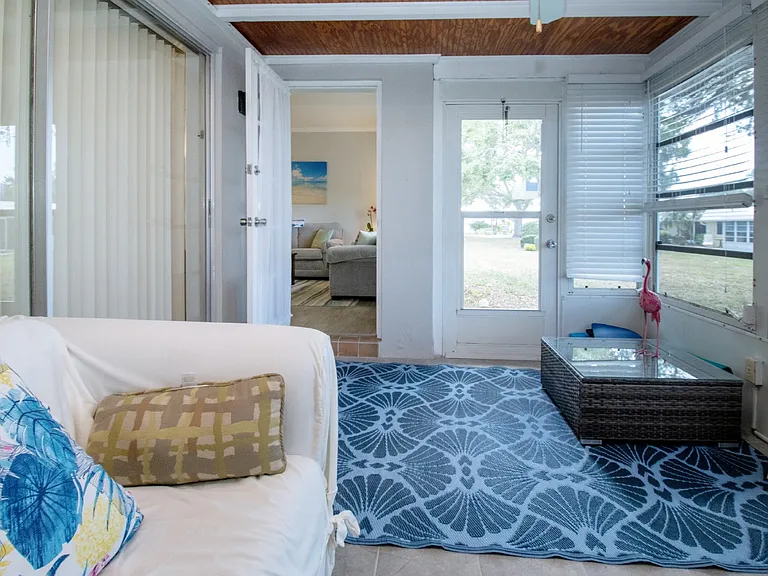 5920 Driftwood Ave — Photo 36