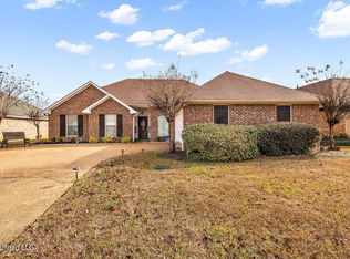 354 Kings Ridge Cir, Brandon, MS 39047