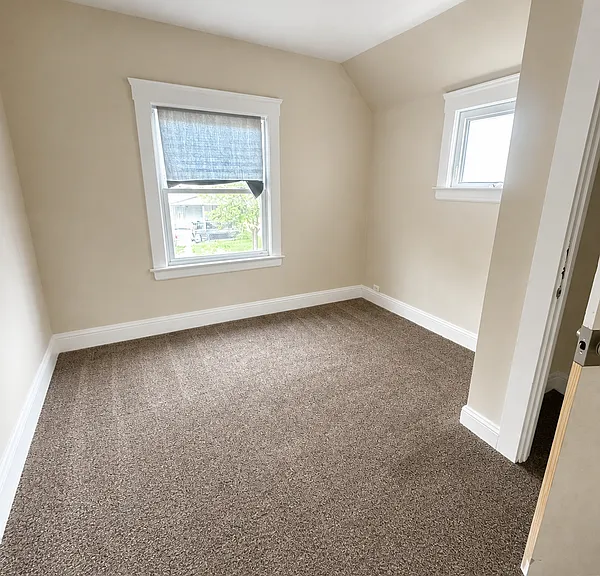9814 Dunlap Ave — Photo 5