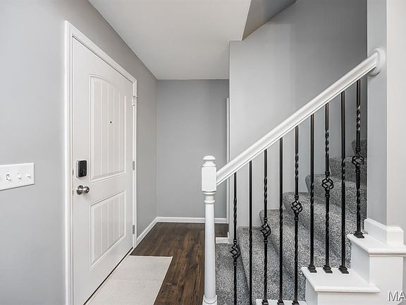 4th image of 1228 Lear Ln