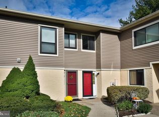 52 Ember Ln, Horsham, PA