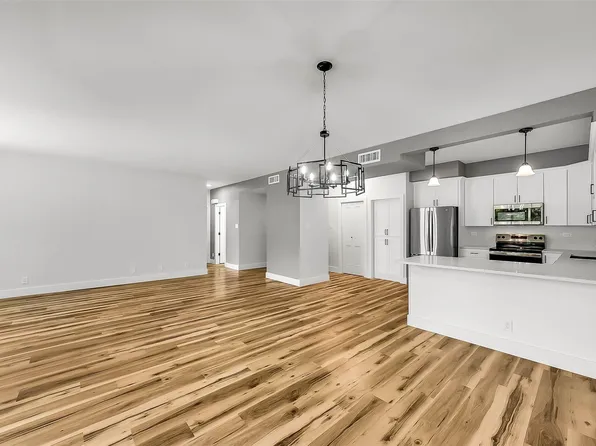 651 Bering Dr Unit 203, Houston, TX 77057