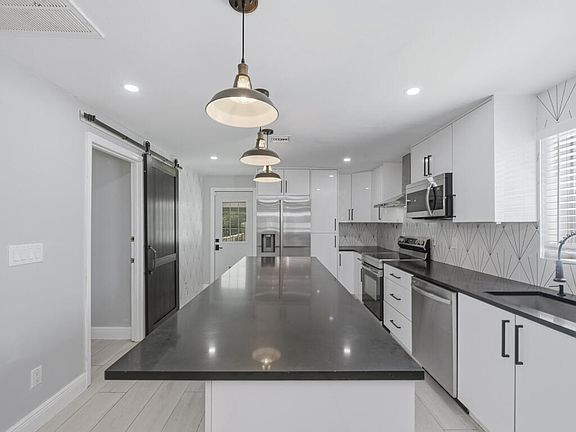 4th image of 3577 Hibiscus Ave #A