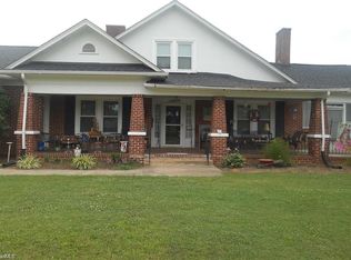 1193 Vanka Dr, Pinnacle, NC 27043