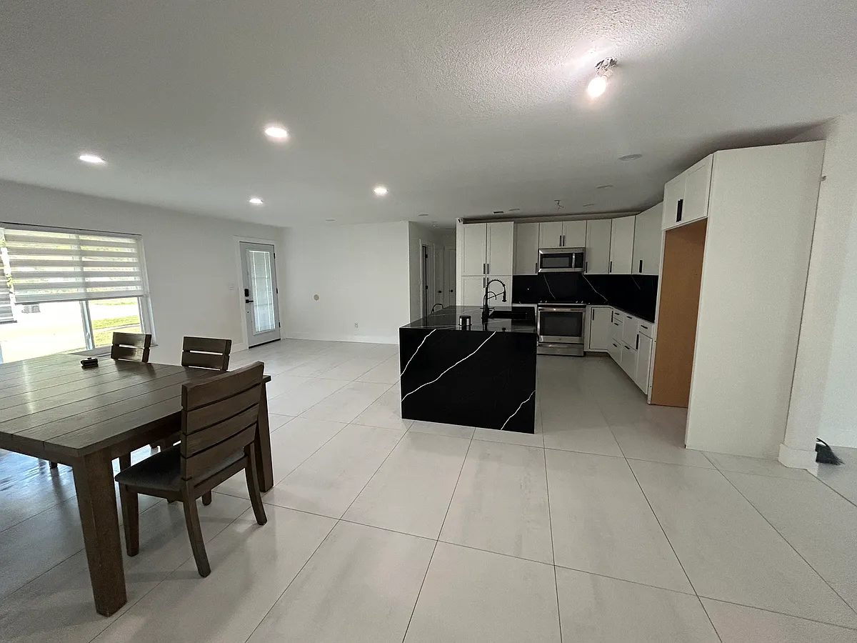 Building Photo - 8326 Mattituck Cir