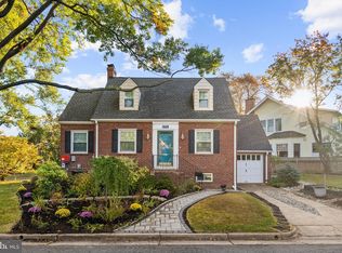 715 W View Ter, Alexandria, VA 22301