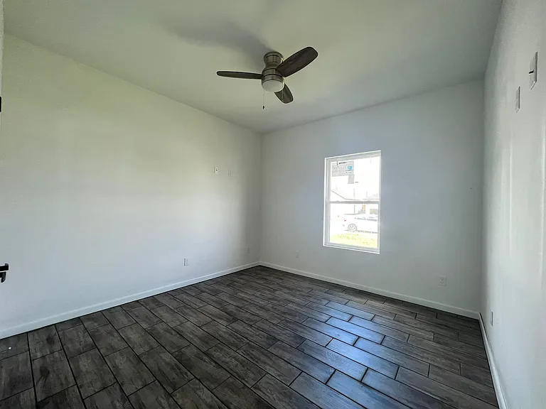 108 Faith Dr — Photo 3