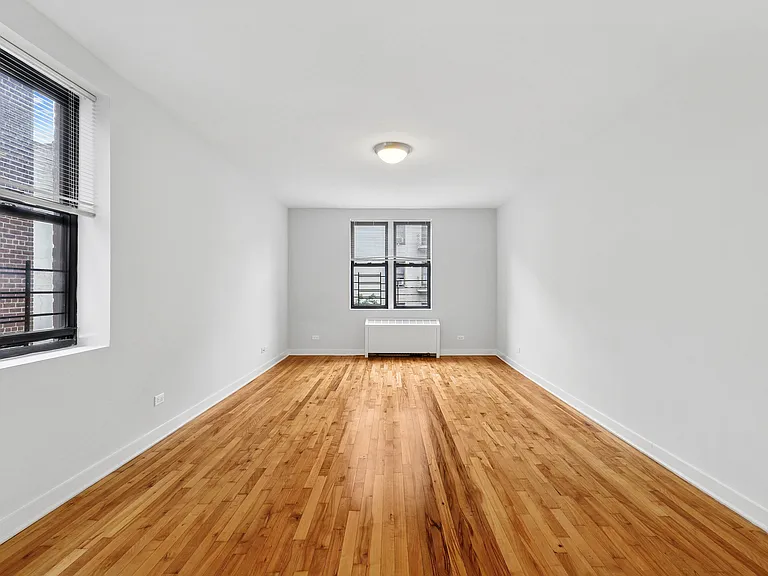 930 Sheridan Ave #5G — Photo 3