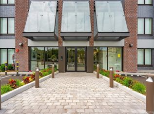 218 Middle Neck Road #102, Great Neck, NY 11021