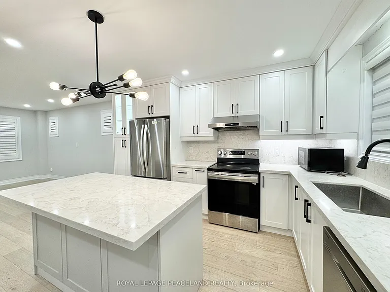 47 Chamberlain Ave — Photo 6