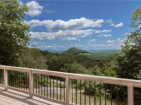 106 Springwood Dr, Pickens, SC 29671