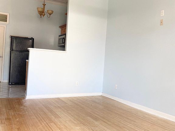 3rd image of 816 N Lopez St