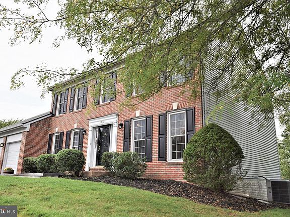 4th image of 13127 Bradley Farm Dr