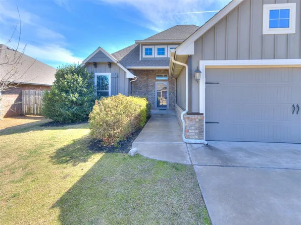 11032 NW 8th St, Yukon, OK 73099