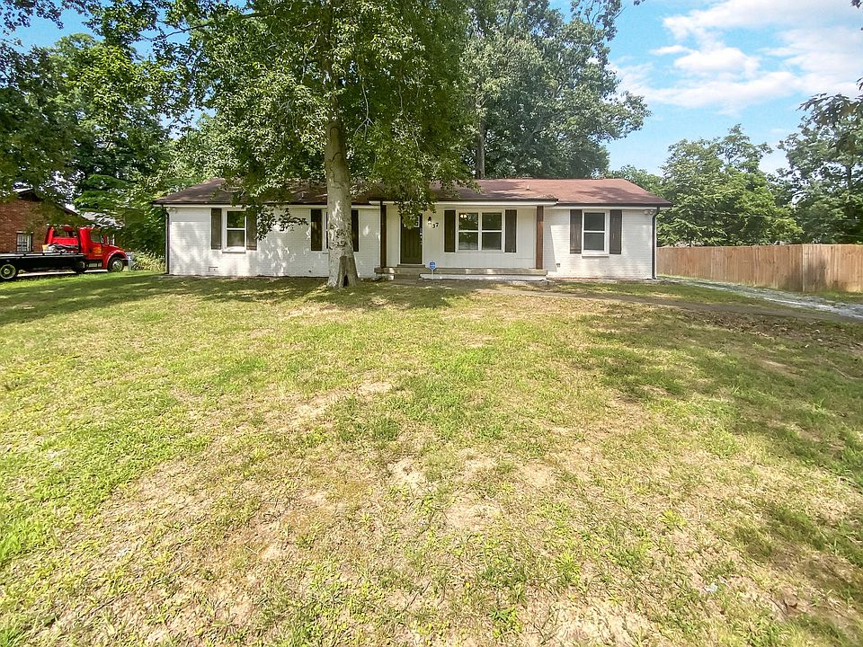 1st image of 37 Leonard Dr