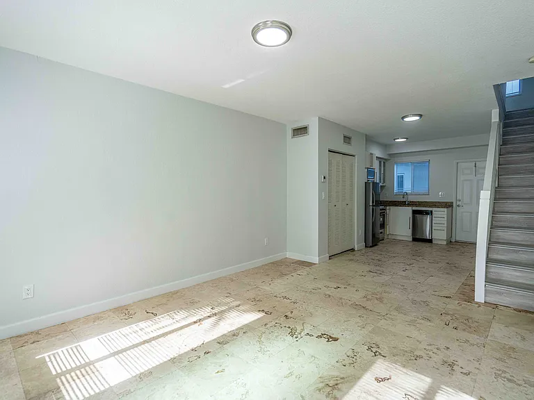 2180 Bay Dr #4B — Photo 7