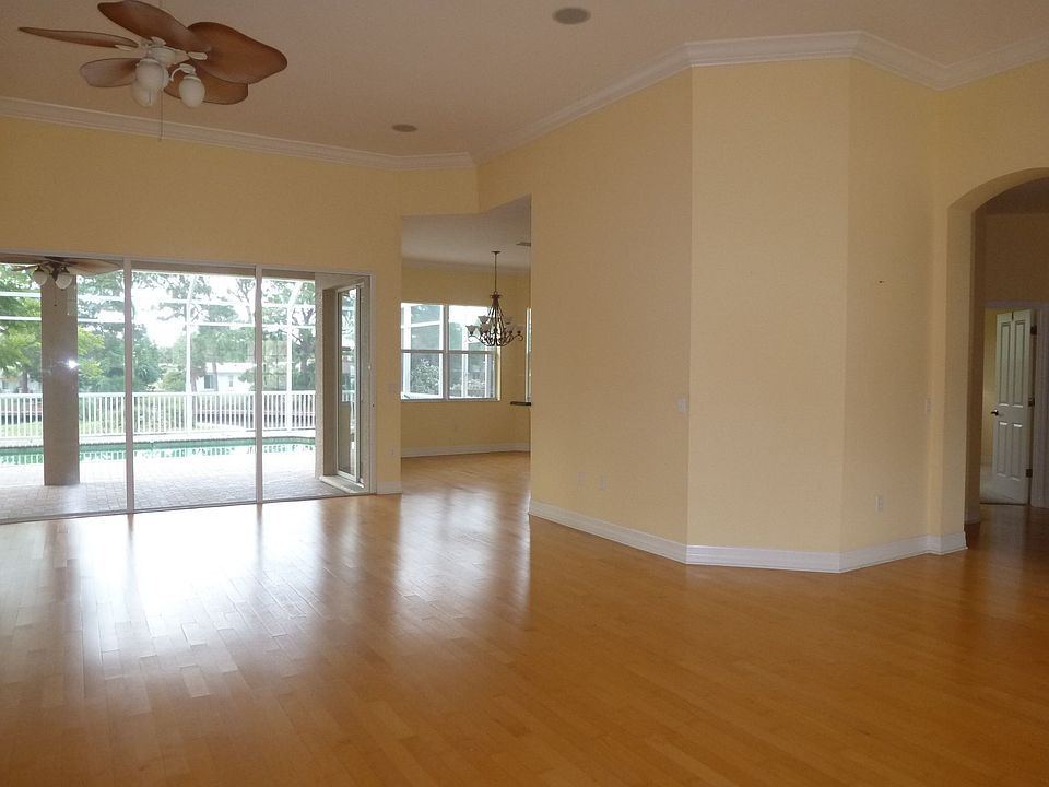 1st image of 204 South Dr