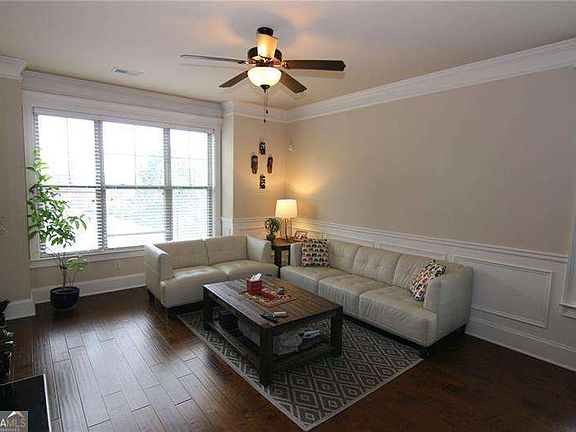 3rd image of 1660 Jardin Ct