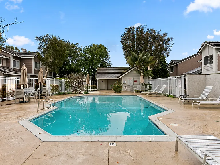 66 Christamon S — Photo 25