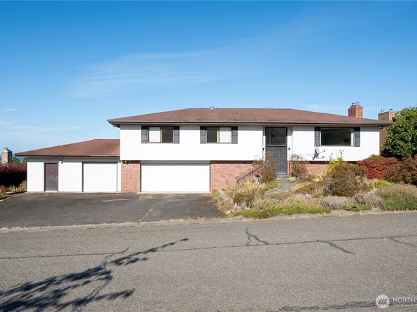1713 E Fourth, Port Angeles, WA 98362