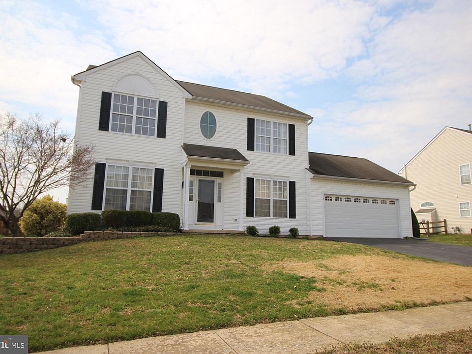 1st image of 120 Lakeside Dr