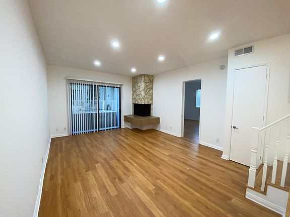 5th image of 1271 Stoner Ave APT 209
