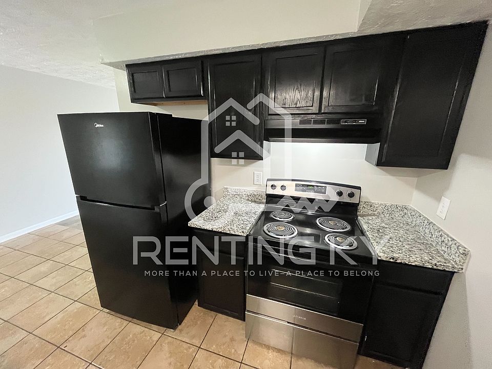 1st image of 1639 Foxhaven Dr