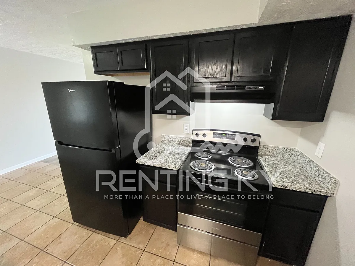 Building Photo - 1639 Foxhaven Dr