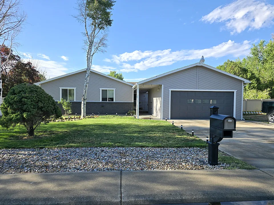 3169 Stanford Ct