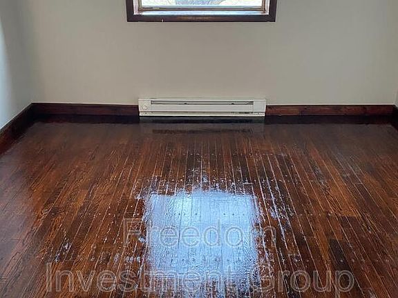 5th image of 112 Watauga Ave E #1