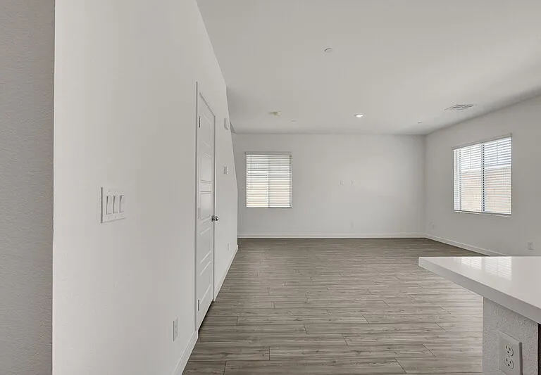 561 Preston Crest St — Photo 17