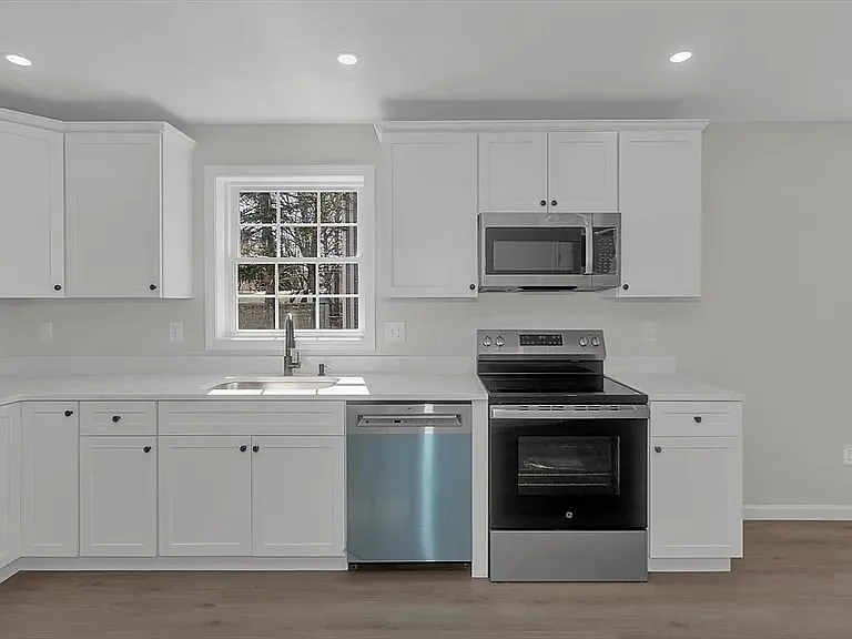 65 Euclid Ave — Photo 6