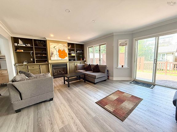 4th image of McLean St #974