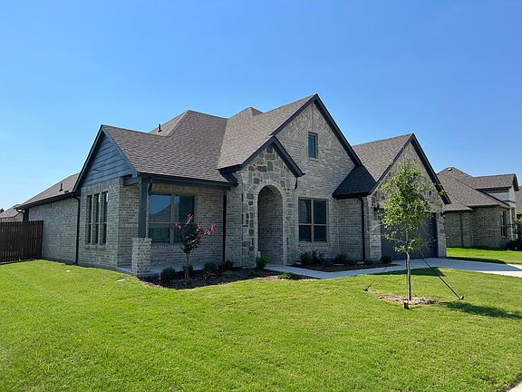 3rd image of 2132 Liriope Ln
