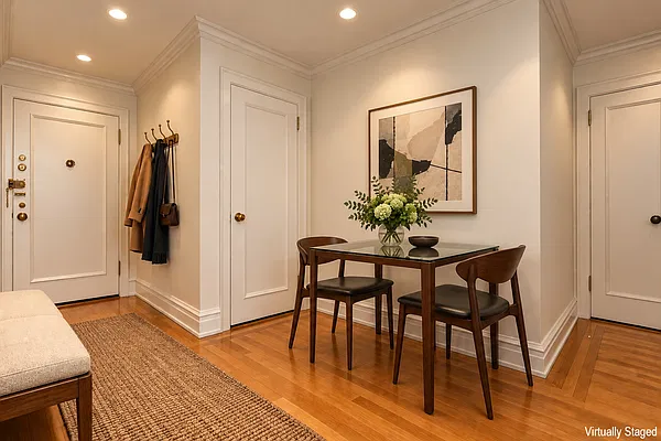 Dining area, photo 1