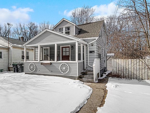 2nd image of 3832 Missouri St