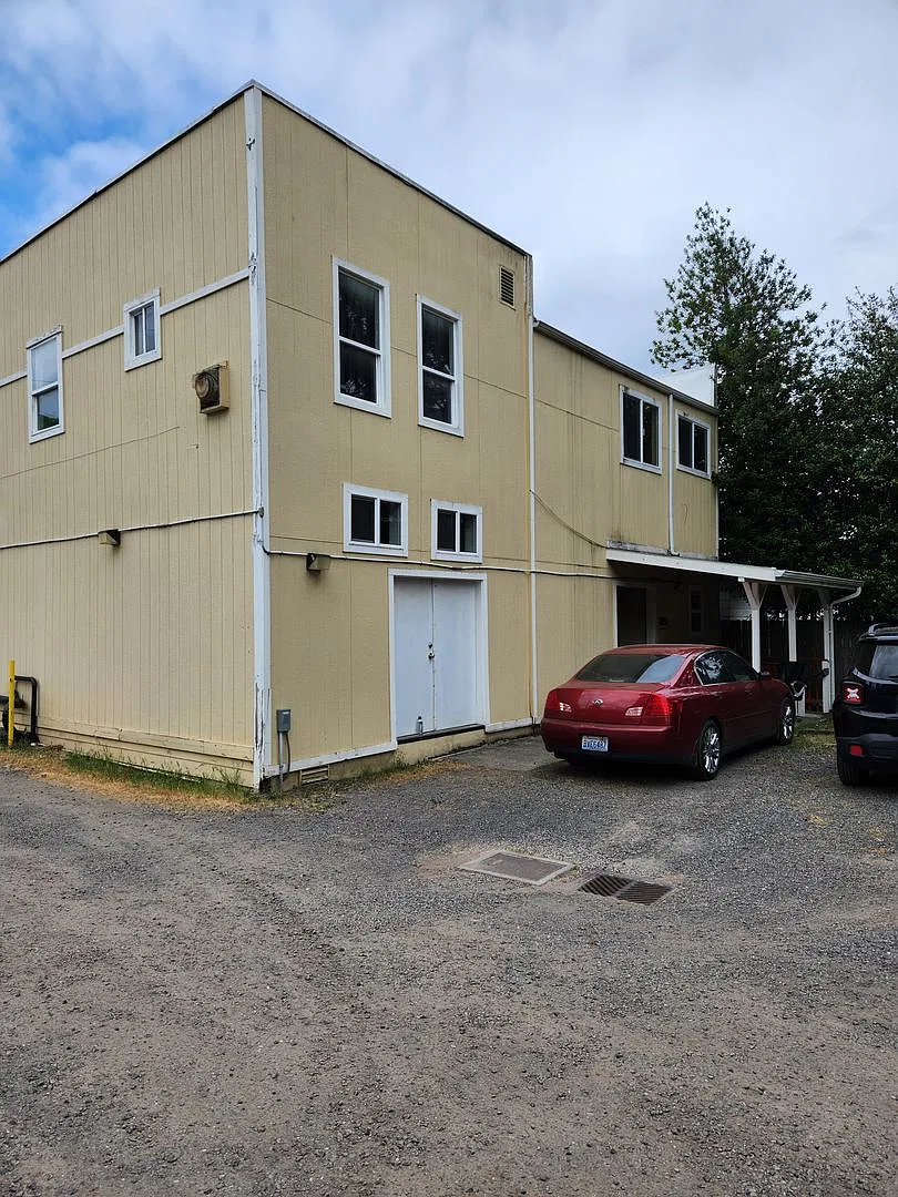 Cozy 1 bed 1 bath Near Park and Olympic College — Photo 3
