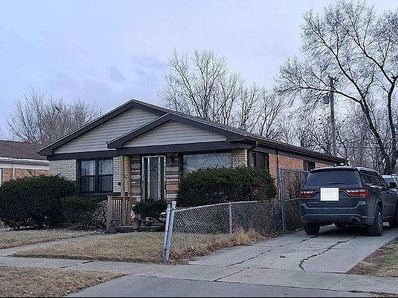 2nd image of 719 E 155th Ct