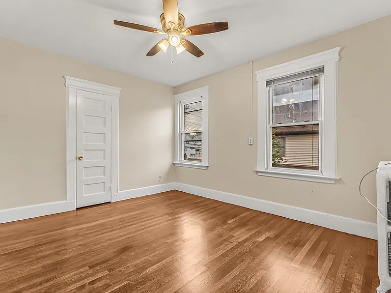 1035 Dixwell Ave — Photo 31