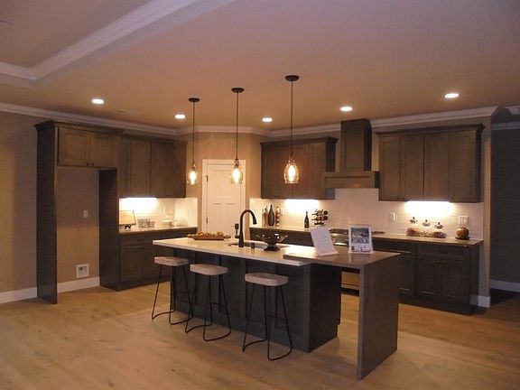 5th image of 7215 Kay Kay Ct