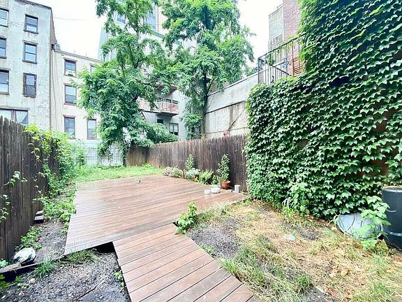 3rd image of 148 W 127th St