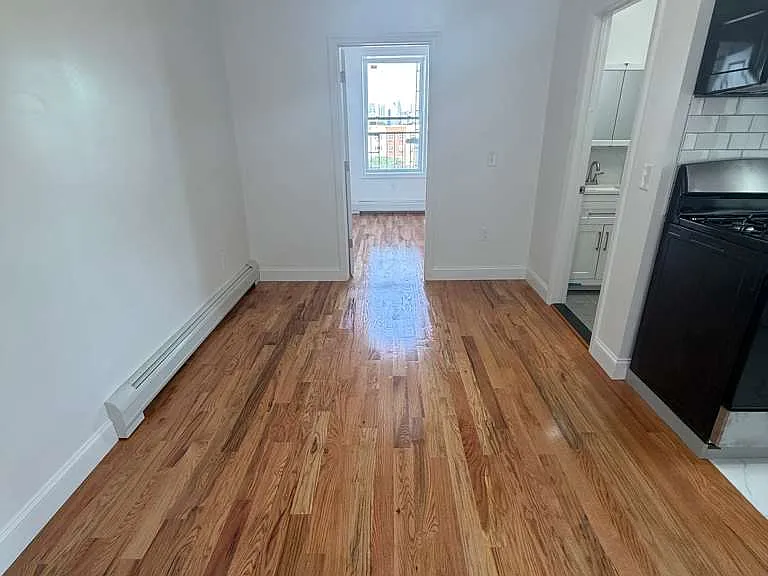 4908 Hudson Ave #17A — Photo 4
