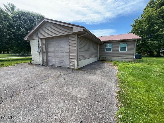 2nd image of 463 Rankin Rd