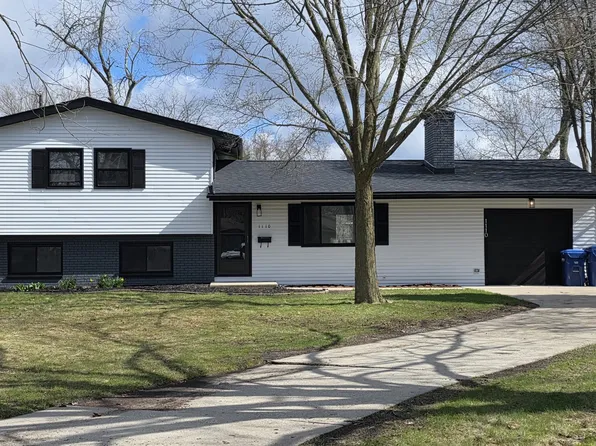 1110 Holmes Pl, Dekalb, IL 60115