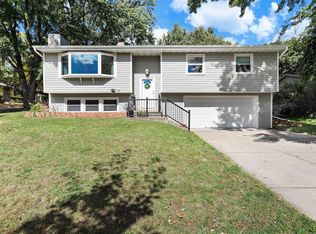 6942 Winstone Dr, Madison, WI 53711
