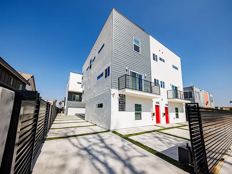 3015 Alsace Ave — Photo 29