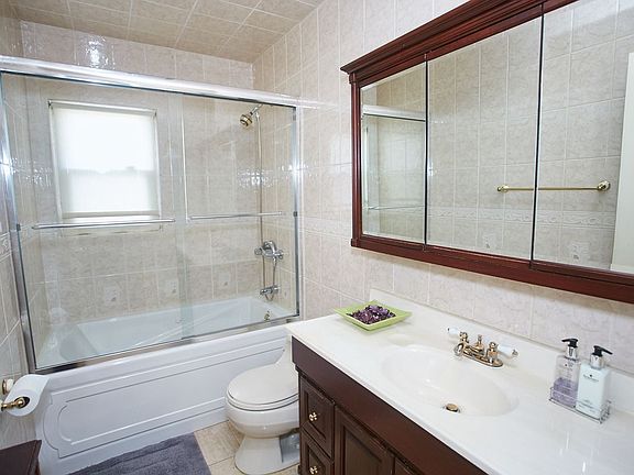 2nd image of 8133 165th St
